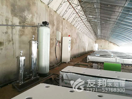 无土养殖设备.jpg/></p>
<p style=