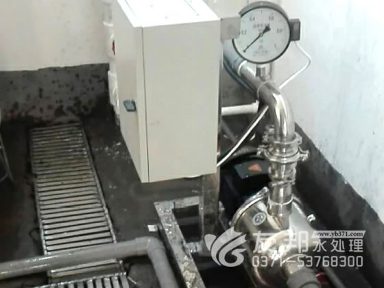 校园直饮水设备2.jpg